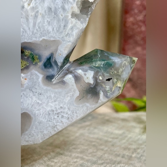 2617 Moss Agate and Quartz 4 Point Crystal Tower - Picture 12 of 15